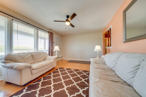 11 Mi to UofL & Norton Hospital: Louisville Home House in Louisville