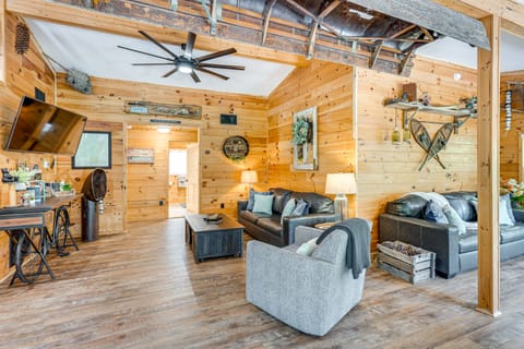 Relax Fireside! Creek Cabin 9 Mi to Dtwn Murphy House in Tennessee