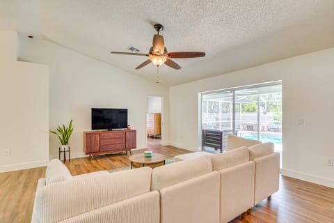 Private Pool & Lanai: Spring Hill Oasis House in Spring Hill