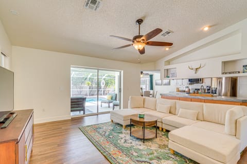 Private Pool & Lanai: Spring Hill Oasis House in Spring Hill