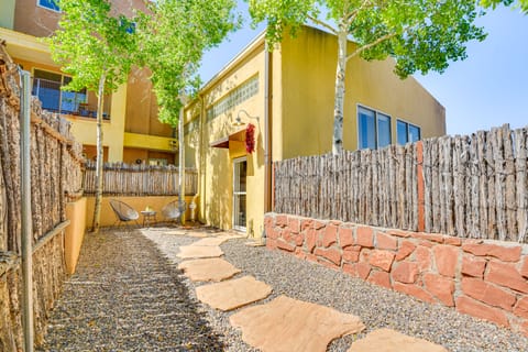 Modern Santa Fe Desert Loft w/ Fireplace! Apartment in Santa Fe
