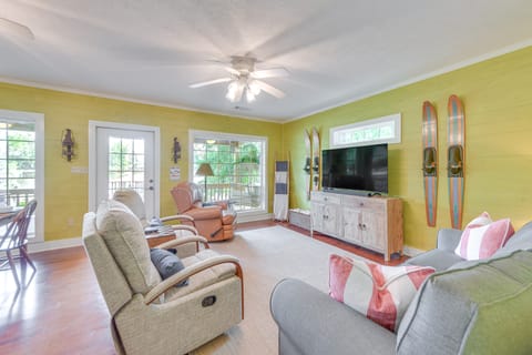 Private Dock + Porch: Lakefront Retreat in Cobb! Cottage in Lake Blackshear