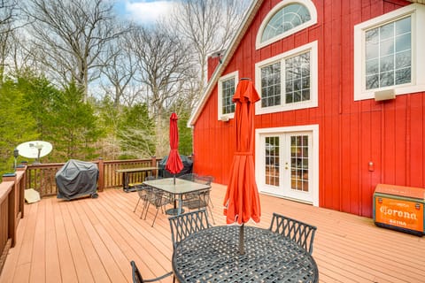 'The Lodge at Crider Creek' Getaway on 140 Acres! House in Ozark Mountains