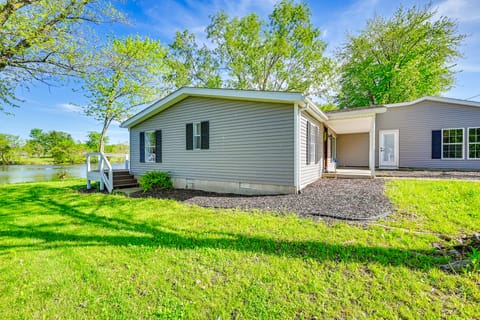 Near Hiking & Fishing: Dale Home w/ Deck! House in Indiana