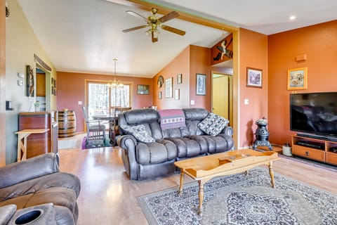 Furnished Deck w/ Forested Views: Manawa Home! House in Wisconsin