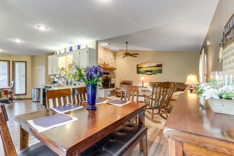 Holiday Island Family Home on 13th Green! House in Table Rock Lake