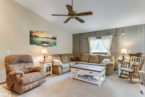 Holiday Island Family Home on 13th Green! House in Table Rock Lake