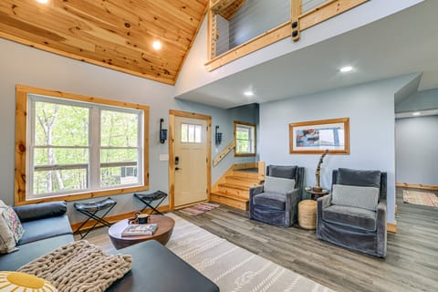 Game Room & Screened Porch: Kentucky Lake Retreat! House in Lake Barkley