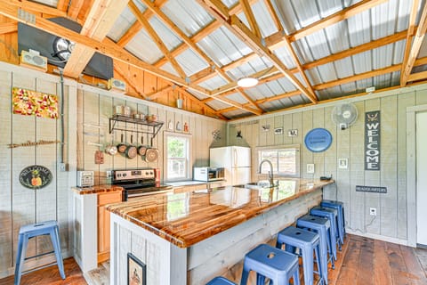 Secluded on 10 Acres: Livingston Getaway w/ Sauna! House in Kentucky