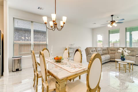 Patio & Pool Access: Family Home in Tomball House in Houston