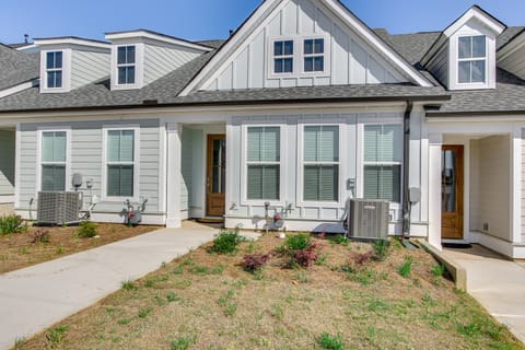 Steps to Lake Greenwood: Waterfront Gem w/ Patio Apartment in Lake Greenwood