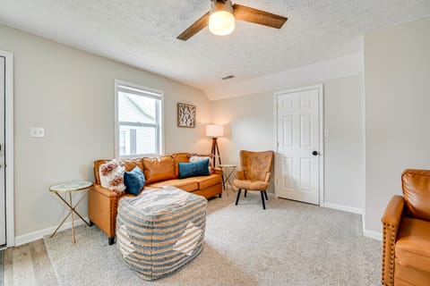 Walk to Dtwn Greensburg: Charming Unit w/ Deck! Apartment in Kentucky