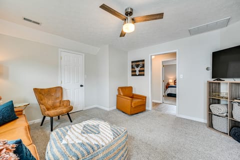 Walk to Dtwn Greensburg: Charming Unit w/ Deck! Apartment in Kentucky