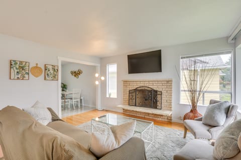 7 Mi to Dtwn: Family-Friendly Abode in Seattle! House in Tukwila