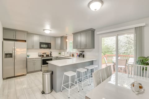 7 Mi to Dtwn: Family-Friendly Abode in Seattle! House in Tukwila