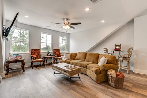 6 Mi to Lake Somerville: Barndominium on 20 Acres House in Texas