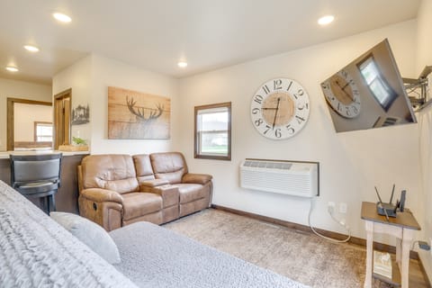 14 Mi to Mississippi River: Rural Cochrane Retreat House in Wisconsin