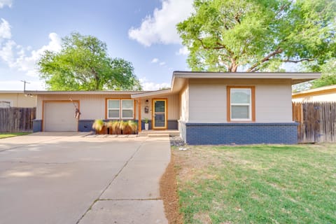 4 Mi to Dtwn: Family Home w/ Patio in Lubbock House in Lubbock