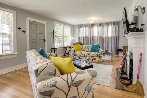 2 Mi to LSU: Mid City Home w/ Yard & Patio! House in Baton Rouge