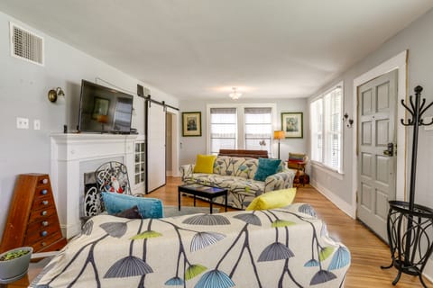 2 Mi to LSU: Mid City Home w/ Yard & Patio! House in Baton Rouge