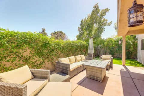 Val Vista Lakes Group Getaway: Hot Tub Access! House in Gilbert