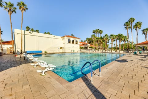 Val Vista Lakes Group Getaway: Hot Tub Access! House in Gilbert