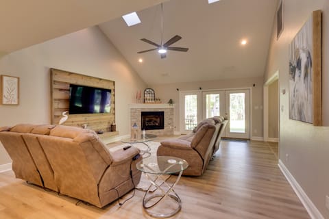 Waterfront Home w/ Fishing Dock in Tallahassee! House in Tallahassee