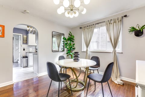 1 Mi to University of Cincinnati: Avondale Gem! Apartment in Cincinnati