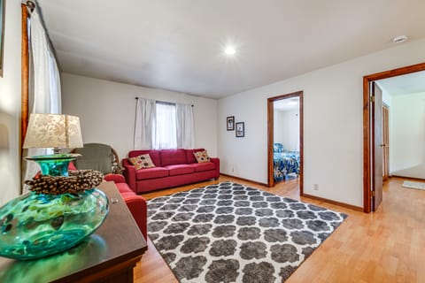 2 Mi to Hawaii Volcanoes Nat'l Park: Tranquil Home House in Volcano