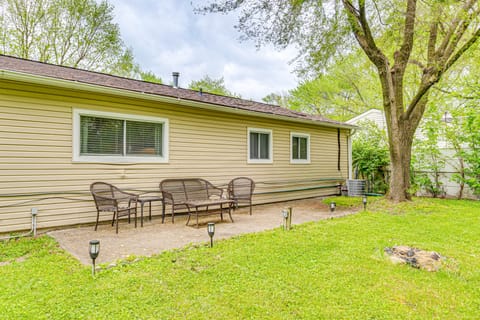 8 Mi to Dtwn Indianapolis: Family Home w/ Yard! House in Pike Township