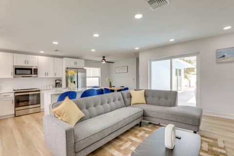 3 Mi to Beach: Modern Retreat in Largo! House in Largo