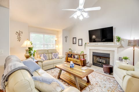 Deck & Yard: Savannah Area Retreat! House in Pooler