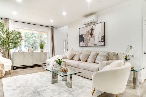 4 Mi to Dtwn: Modern Tacoma Home w/ Spacious Yard House in Tacoma