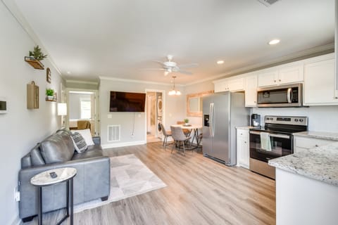 Condo Steps to Bavarian Village & River in Helen Apartment in Helen