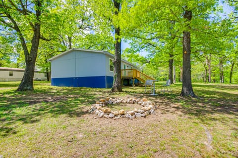 4 Mi to Bennett Spring SP: Dog-Friendly Home! House in Ozark Mountains