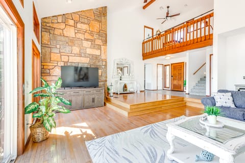 Swim & Boat Docks: Lakefront Gem in Bella Vista! House in Bella Vista