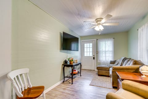 1 Mi to Ocala Dtwn Square: Home w/ Yard! House in Ocala