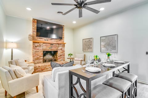 1 Mi to Miss State: ‘Wremy Cottage’ w/ Deck & Yard House in Starkville