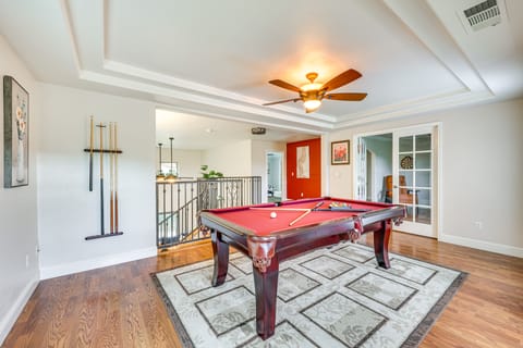 Hot Tub, Games & Sports: Luxury Yosemite Escape House in Sierra Nevada