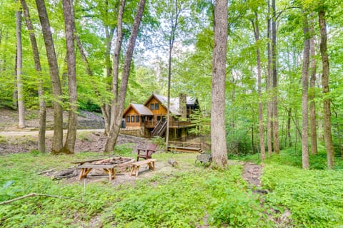 2 Mi to GSMNP: Peaceful & Scenic Cabin w/ Deck House in Sevier County