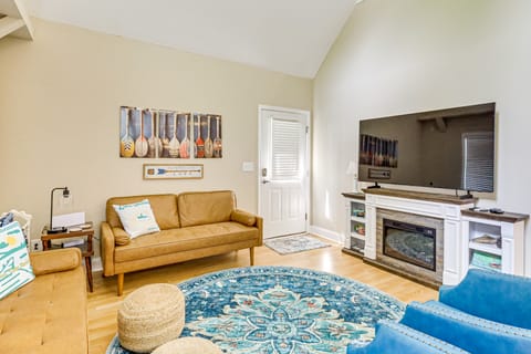 Remote Escape: Lake Home w/ Dock in Sparta! House in Lake Sinclair