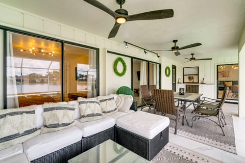 Group Getaway: Luxe Lakeside Gem in Port Charlotte House in Port Charlotte