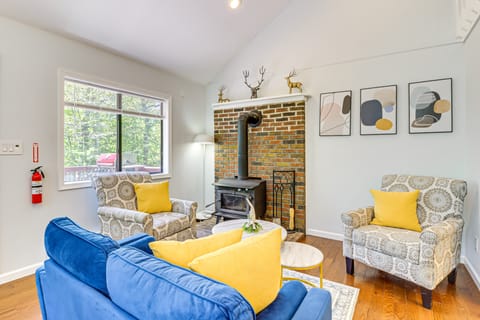 Poconos Family Home w/ Lake Access & Game Room House in Coolbaugh Township