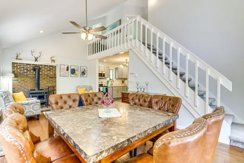 Poconos Family Home w/ Lake Access & Game Room House in Coolbaugh Township