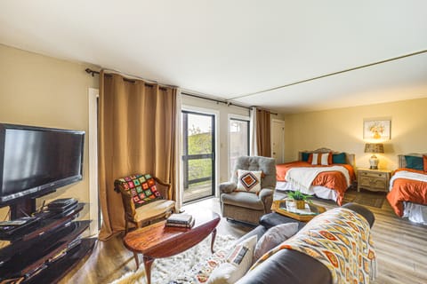 Studio, Stunning Beech Mtn Views: 1/2 Mi to Trails Apartment in Beech Mountain