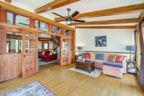 2 Mi to Appalachian State: Cabin w/ Outdoor Spaces House in Boone