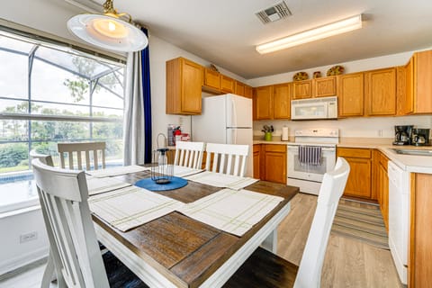 20 Mi to Disney Parks: Golf Getaway w/ Lanai! House in Haines City