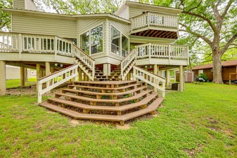 Waterfront Seguin Lake House Near Downtown House in Seguin