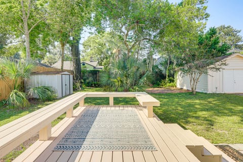 4 Mi to Dtwn Jacksonville: Chic Home w/ Porch! House in Jacksonville