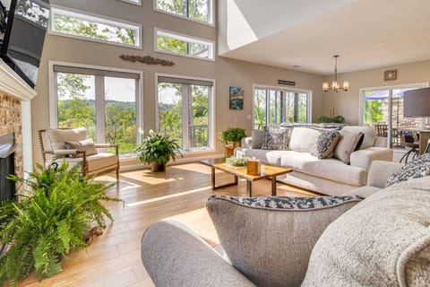 Angler's Retreat on the White River: Pets Welcome! House in Cotter